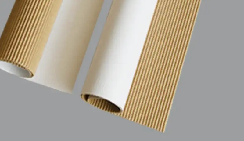 Dual-tone white and kraft E flute paper roll with fine ridges