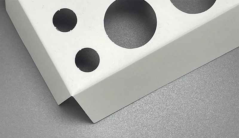 Cardboard insert for eco-friendly gift and beauty sets