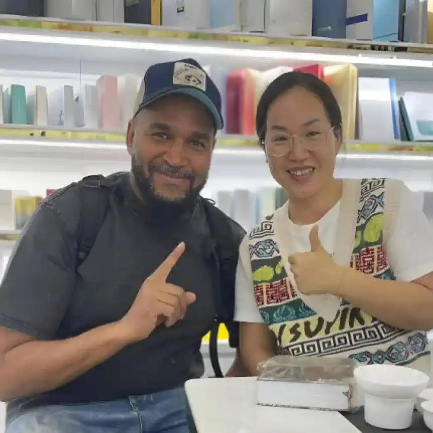 International buyer confirms packaging solution with Packzino expert