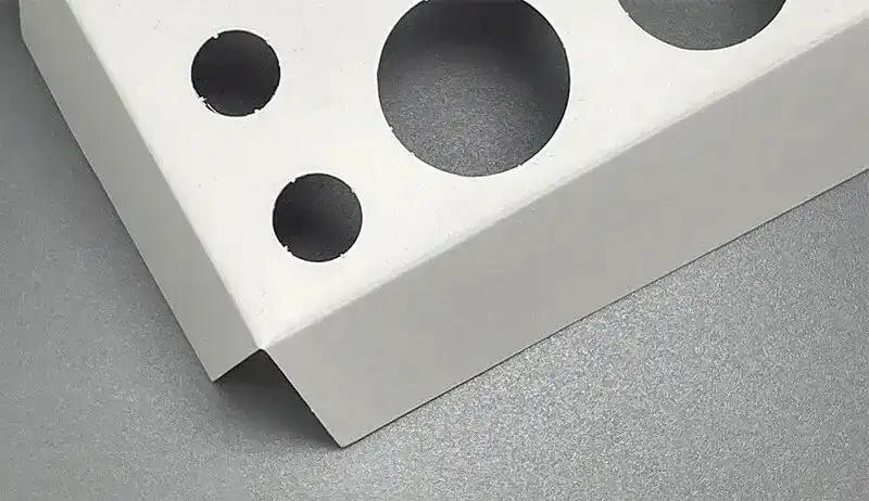 Cardboard insert for eco-friendly gift and beauty sets